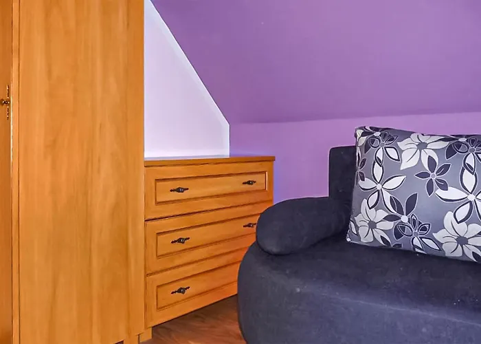 3 Bedroom Gorgeous In Jezierzany