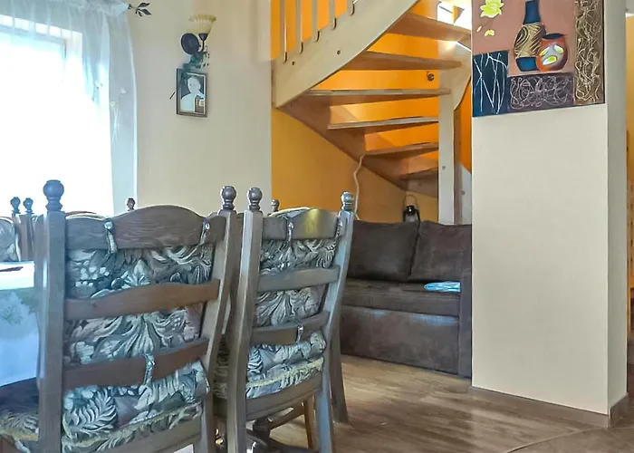 3 Bedroom Gorgeous In Semesterbostad